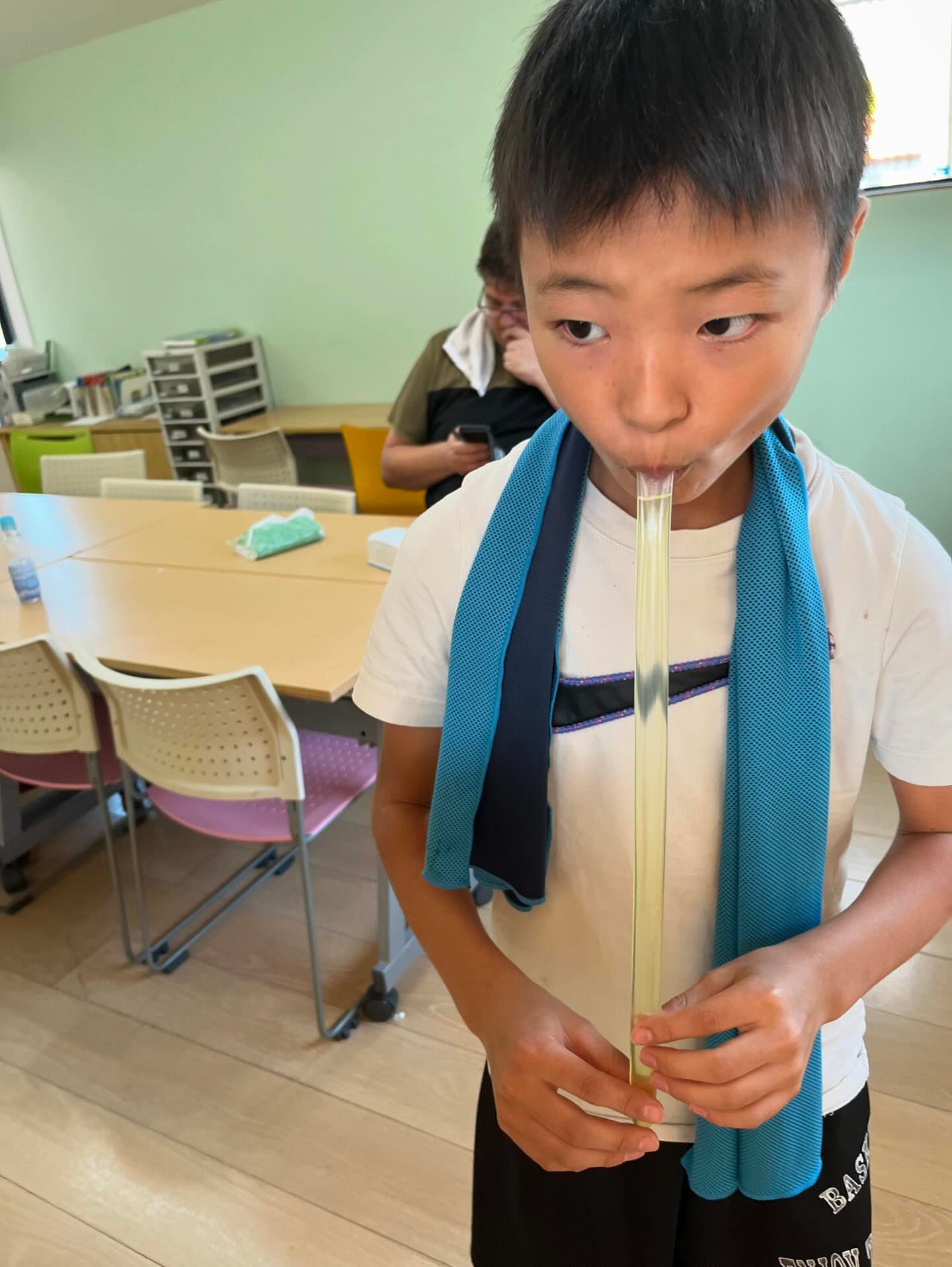 9D22EC28-BF60-424D-ADA5-79ABE3B31D9C