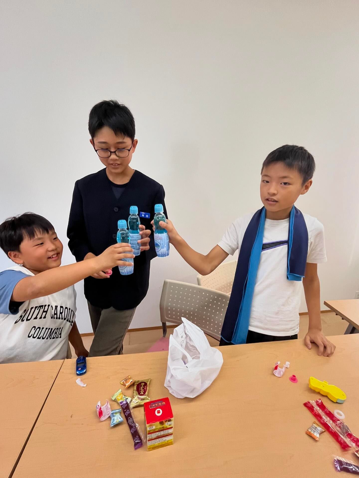 E596A729-67E0-4BF9-9B7B-739CFCA5CB28